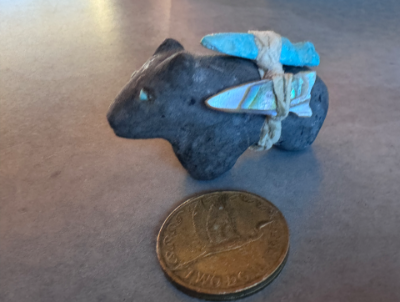 Zuni fetish Ponchuella Sepo black bear with three arrowheads and turquoise eyes